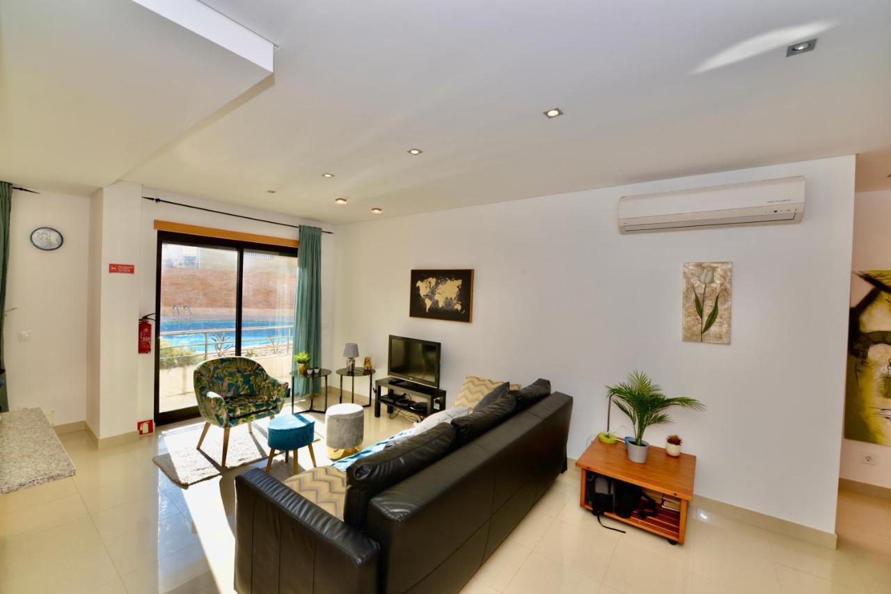 Silver - Apartment For 4 Guests 150M From Beach サン・マルティーニョ・ド・ポルト エクステリア 写真
