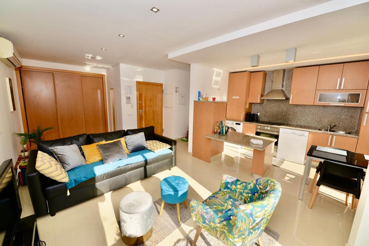 Silver - Apartment For 4 Guests 150M From Beach サン・マルティーニョ・ド・ポルト エクステリア 写真
