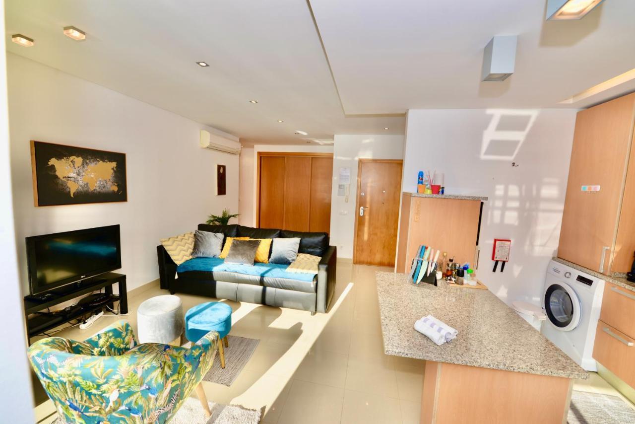 Silver - Apartment For 4 Guests 150M From Beach サン・マルティーニョ・ド・ポルト エクステリア 写真