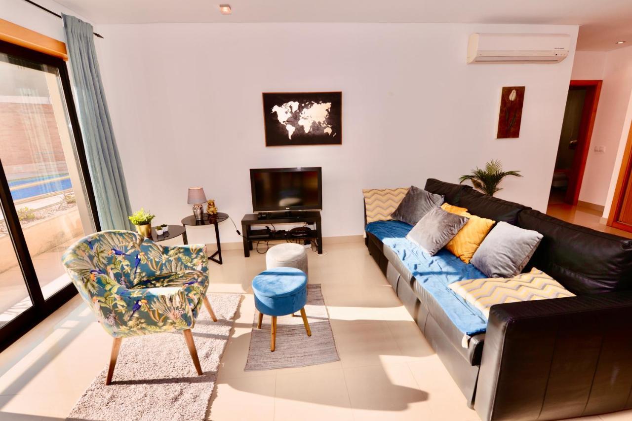 Silver - Apartment For 4 Guests 150M From Beach サン・マルティーニョ・ド・ポルト エクステリア 写真