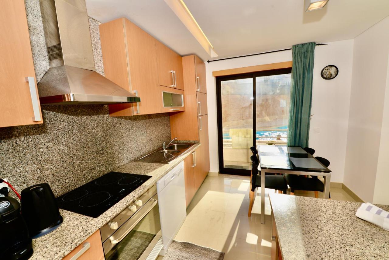 Silver - Apartment For 4 Guests 150M From Beach サン・マルティーニョ・ド・ポルト エクステリア 写真