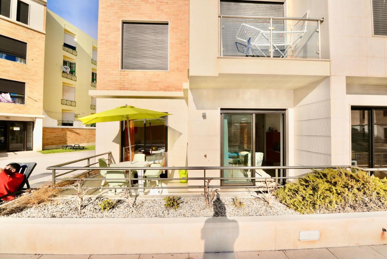 Silver - Apartment For 4 Guests 150M From Beach サン・マルティーニョ・ド・ポルト エクステリア 写真